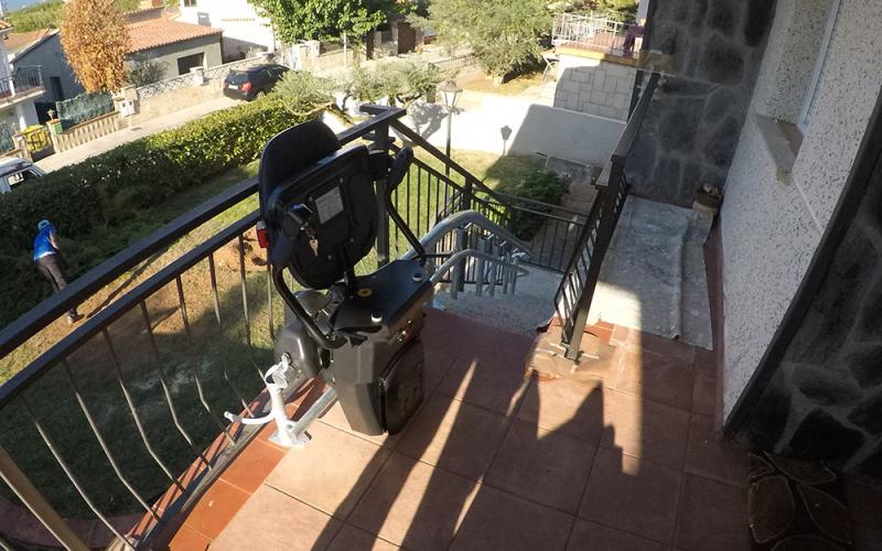 Pujaescales Redlift Garden per escales exteriors amb corves